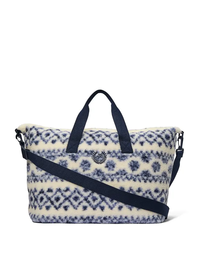 Сумка Cozy Plush Weekender Bag