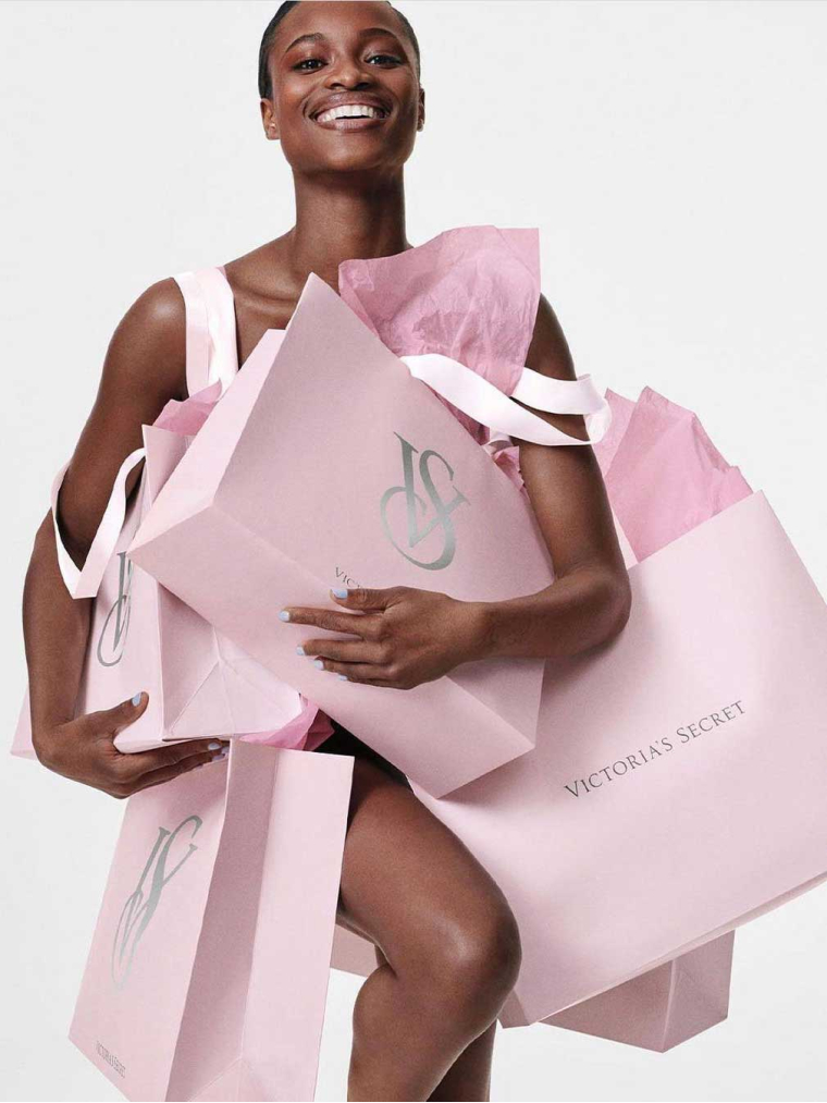 Розовый бумажный подарочный пакет Виктория Сикрет маленький