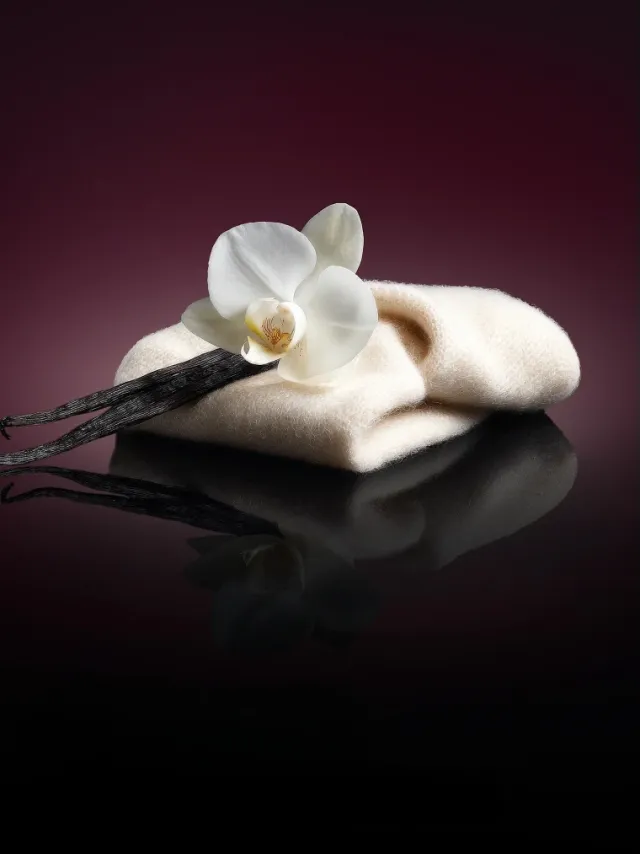 Лосьйон Вікторія Сікрет Bare Vanilla Intense