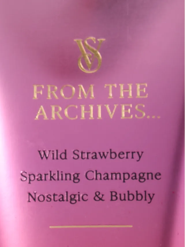 Лосьон Виктория Сикрет Strawberries & Champagne