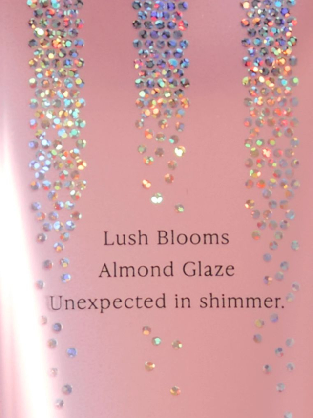 Лосьон Виктория Сикрет Velvet Petals Shimmer