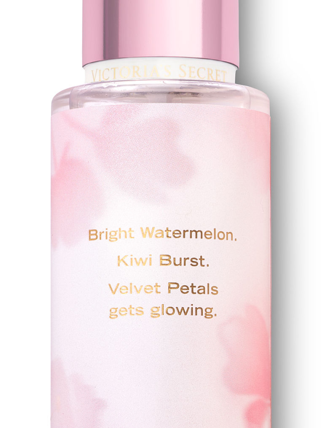 Victoria's Secret Velvet Petals Radiant Fragrance Mist